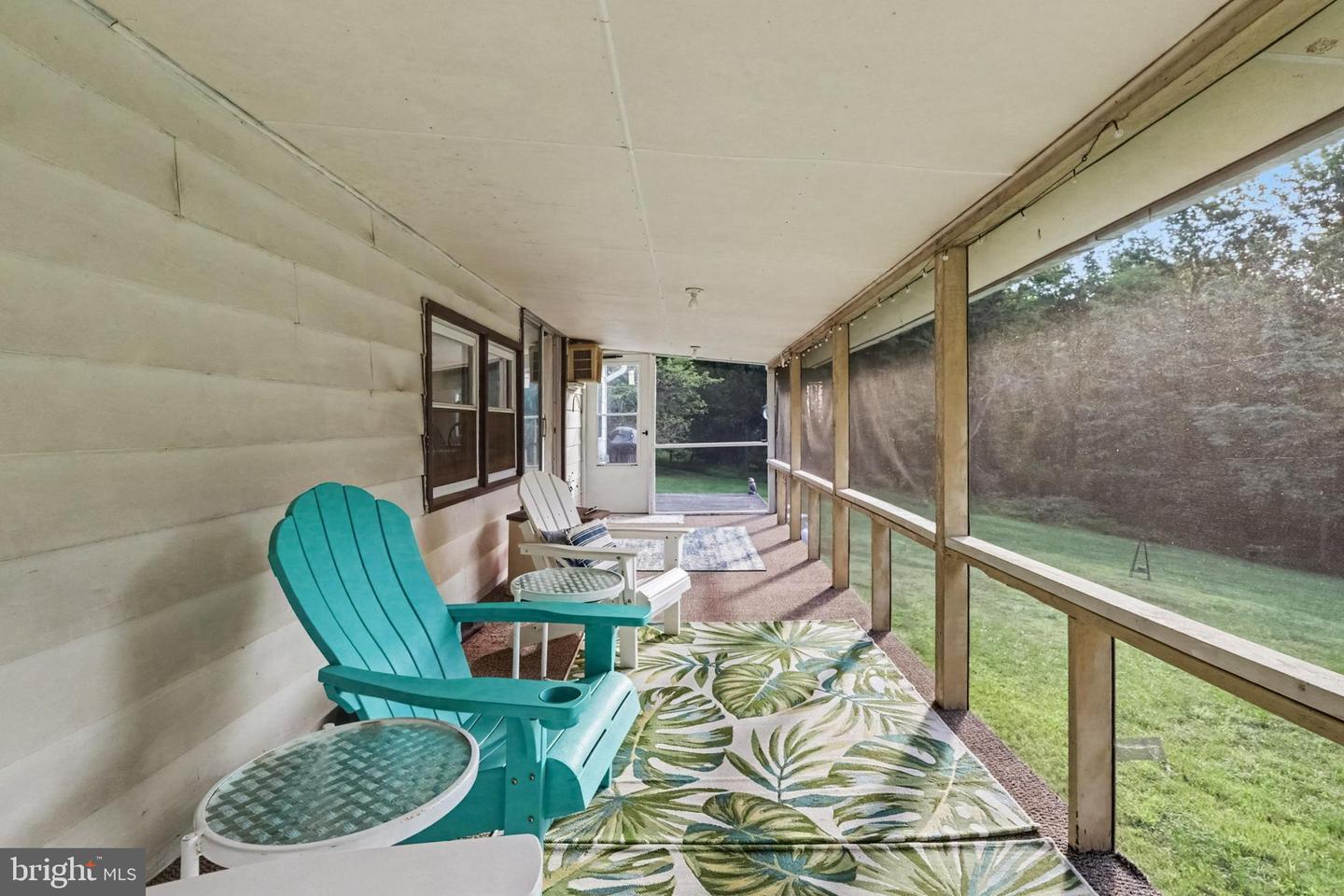 11 Maxwill Ln Property Photo 18