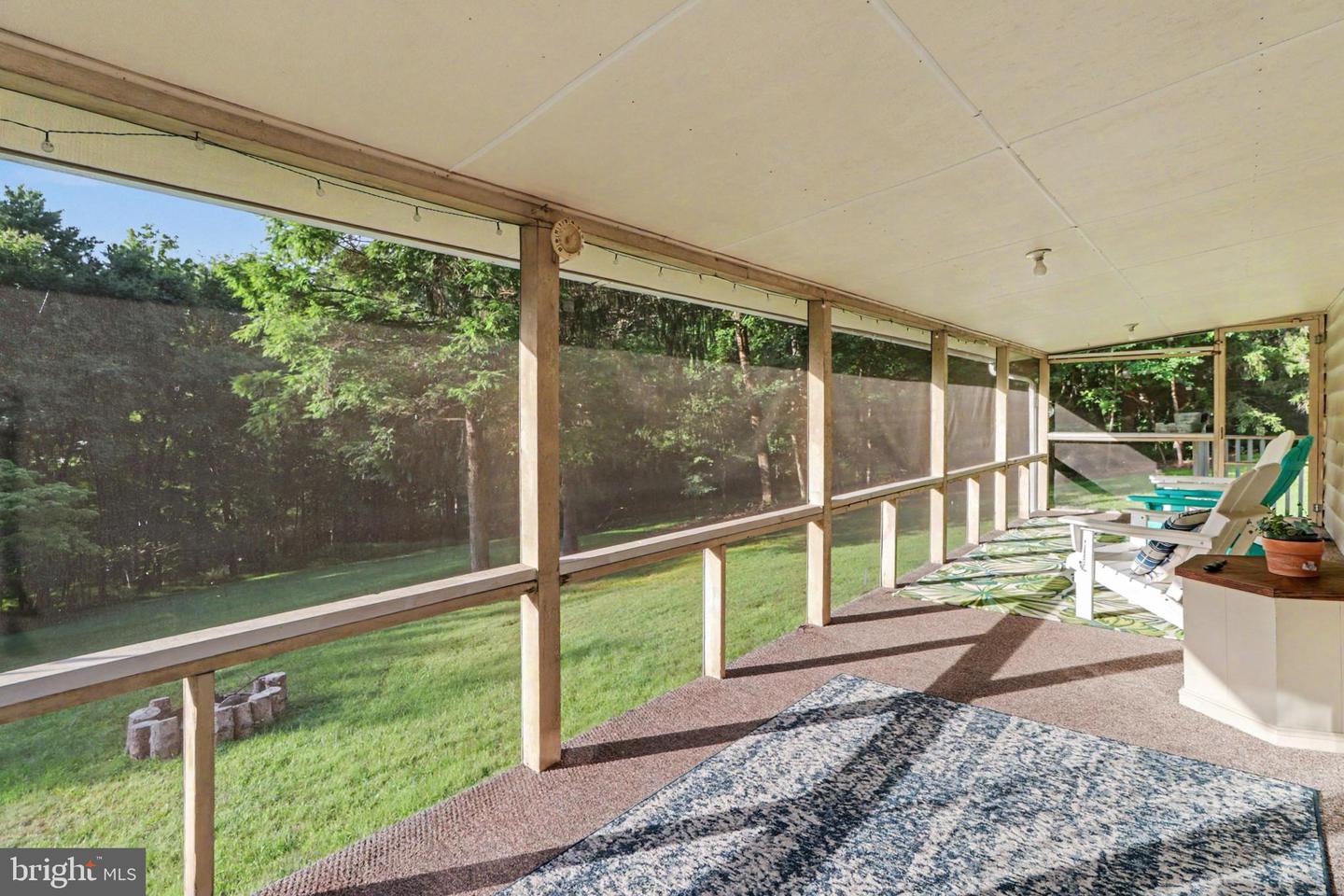 11 Maxwill Ln Property Photo 19