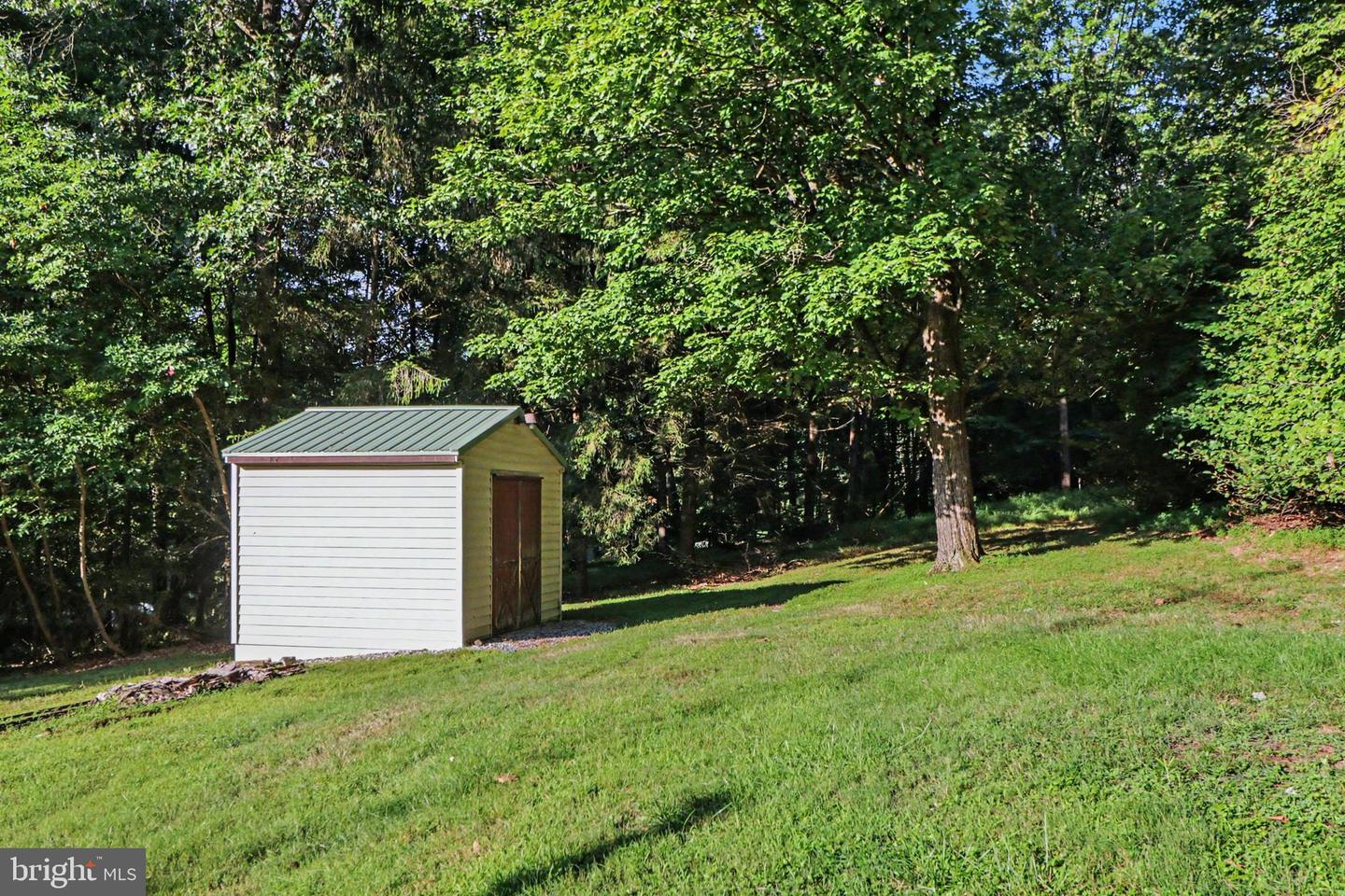 11 Maxwill Ln Property Photo 22