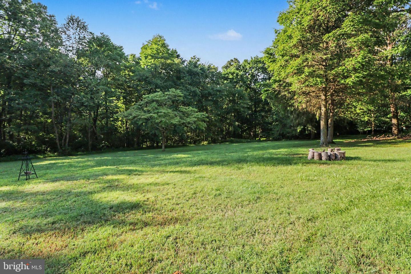 11 Maxwill Ln Property Photo 24