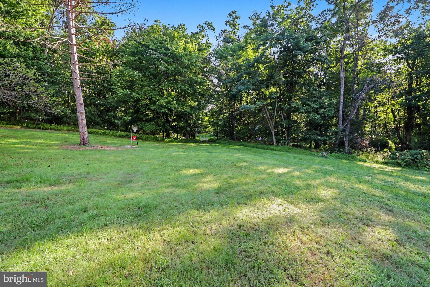 11 Maxwill Ln Property Photo 26