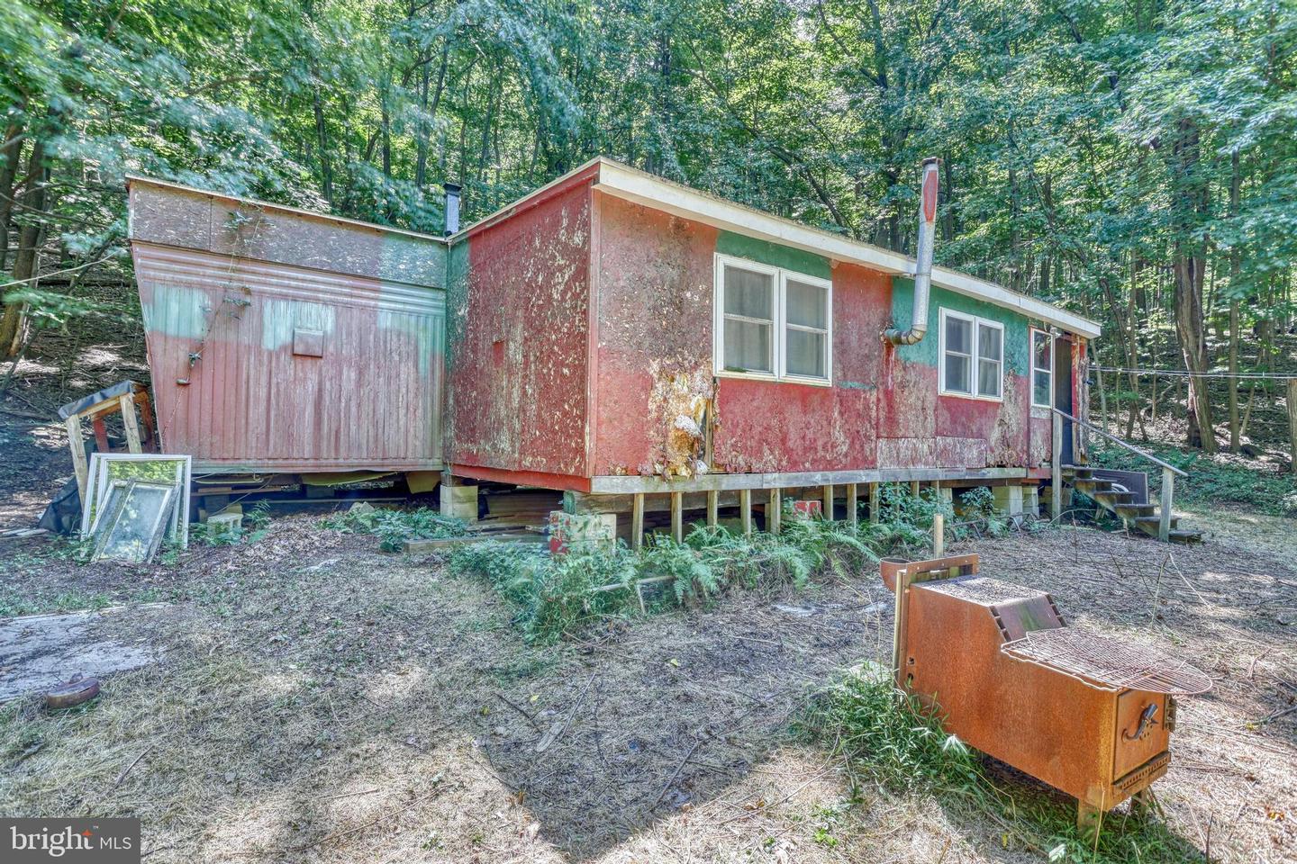 233 Cabin Ln Property Photo 2