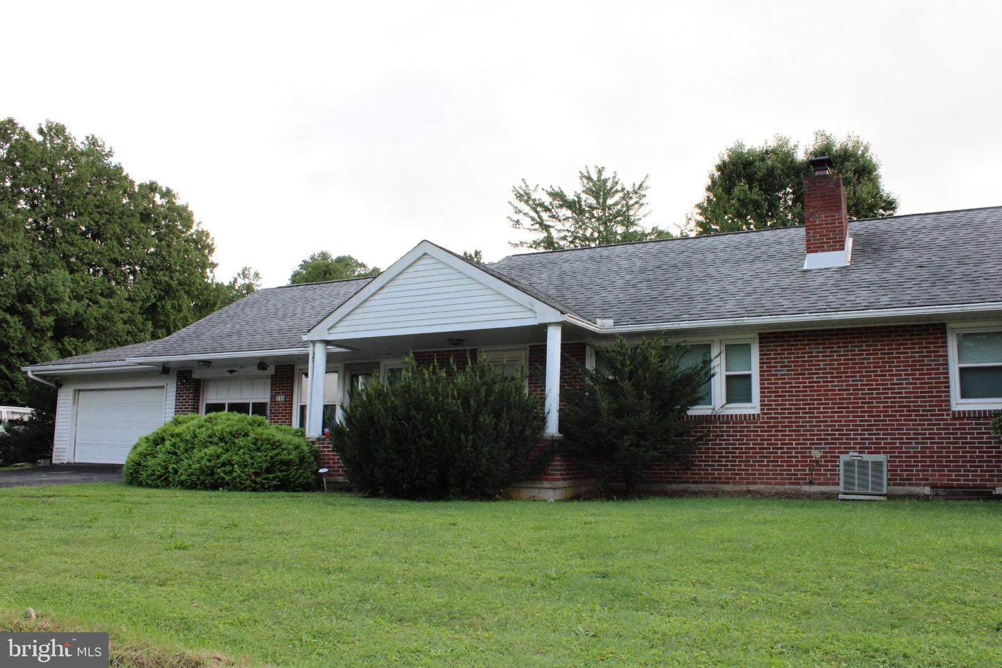 235 Creek Rd Property Photo 2