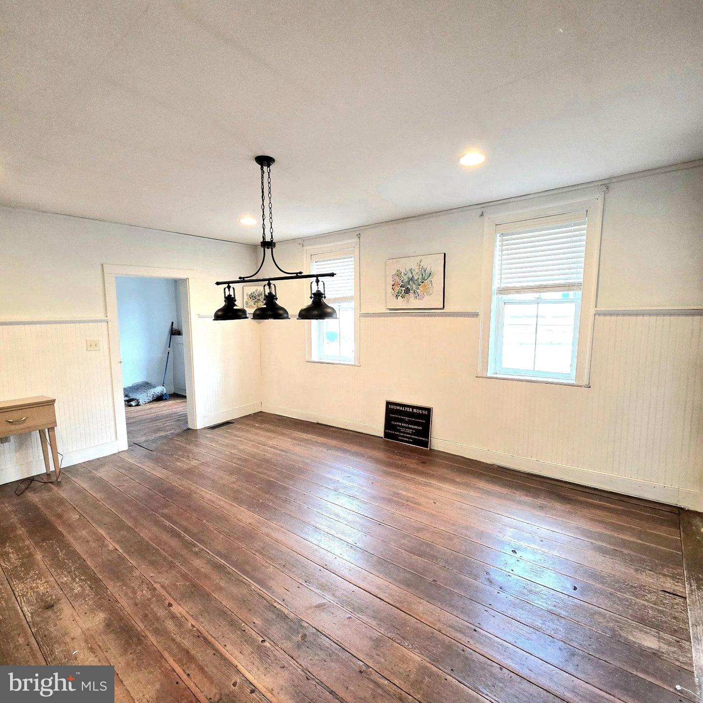 202 E Main St Property Photo 14