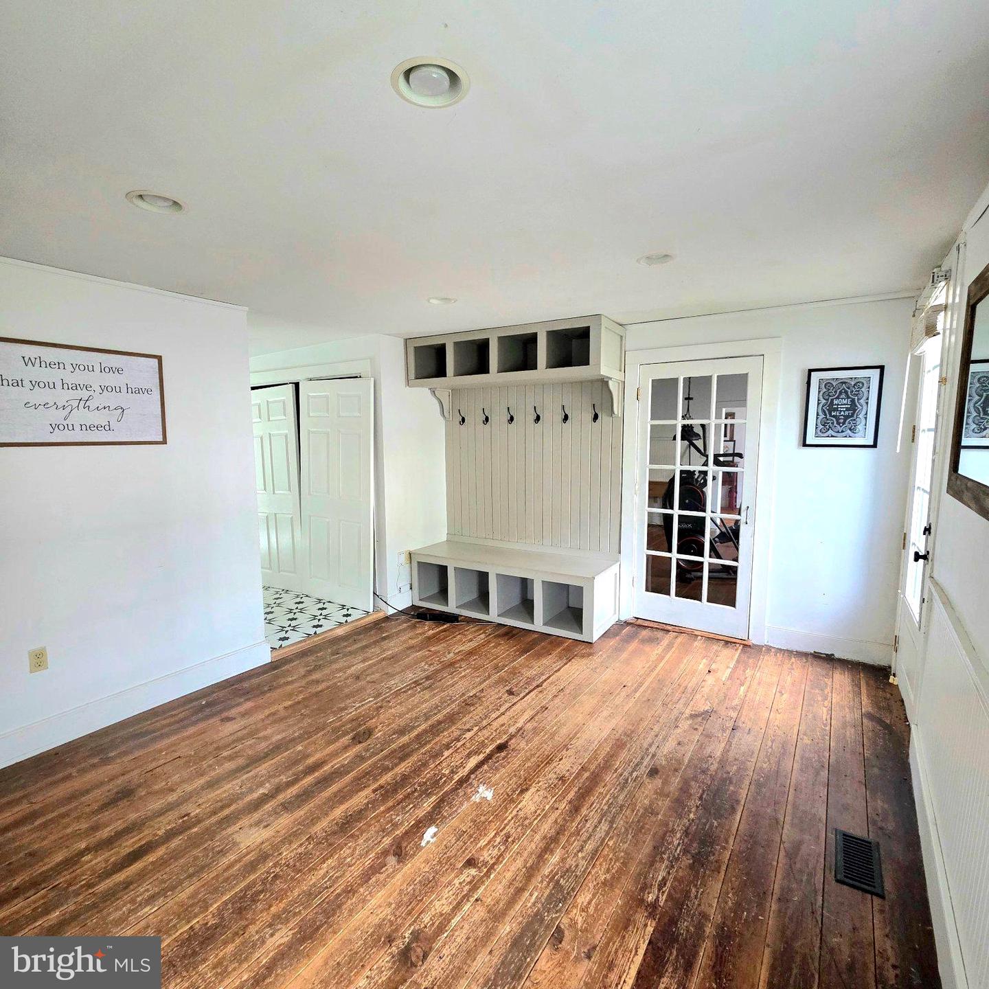 202 E Main St Property Photo 17