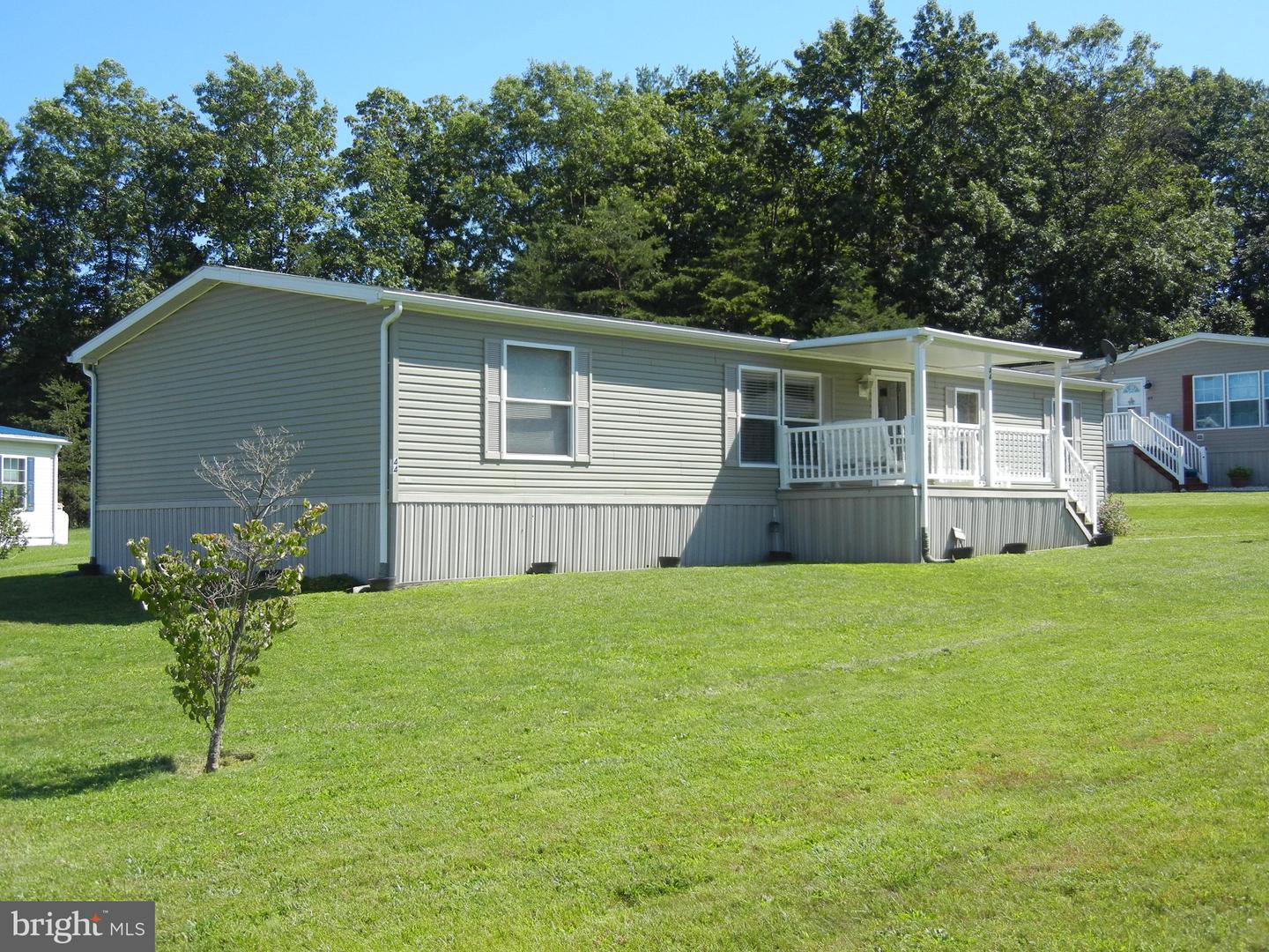 44 Meadowview Dr Property Photo 3