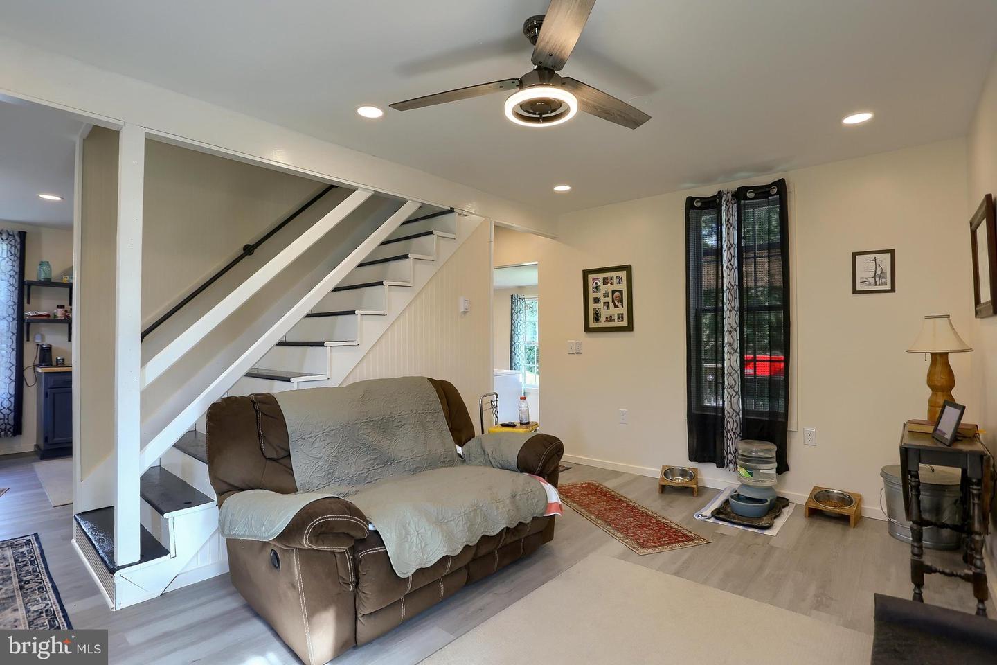 602 N Market St Property Photo 7