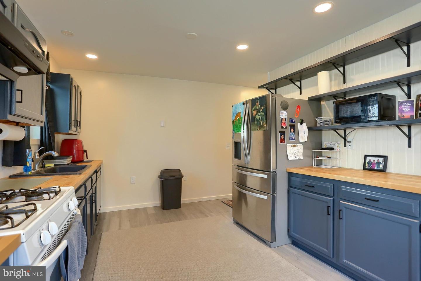602 N Market St Property Photo 9