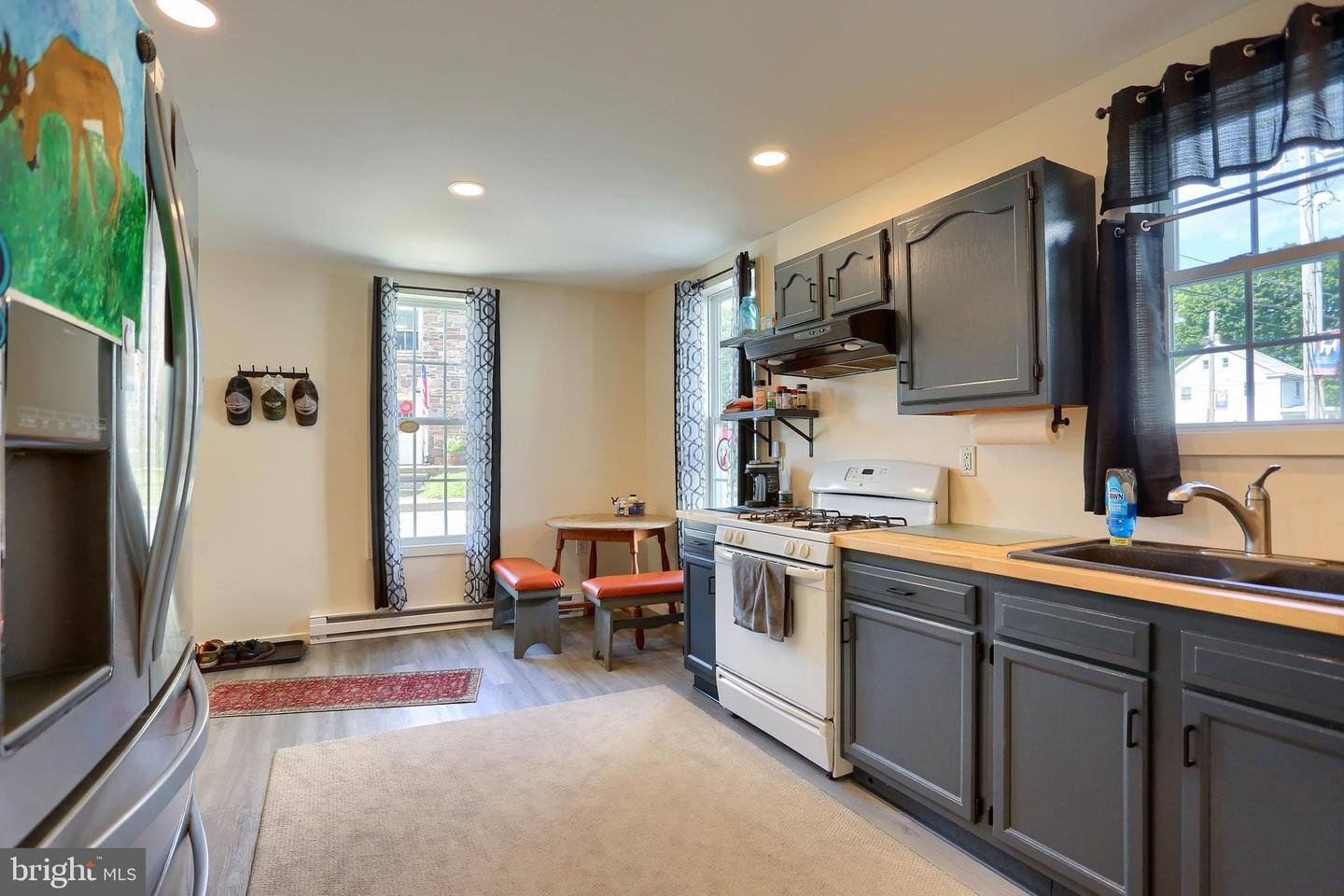602 N Market St Property Photo 10