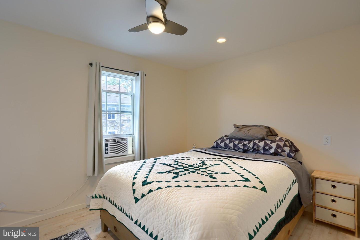 602 N Market St Property Photo 14