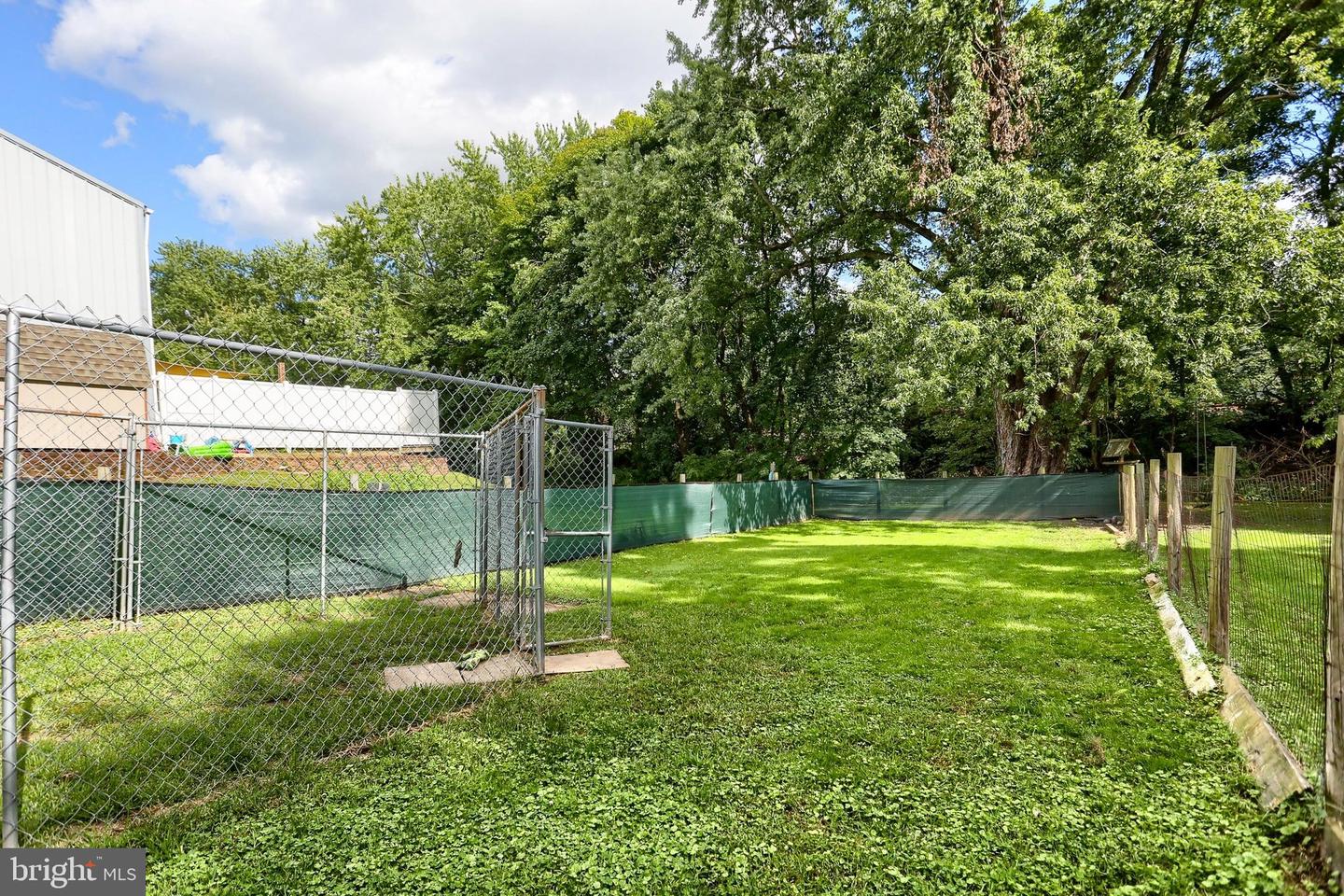 602 N Market St Property Photo 22