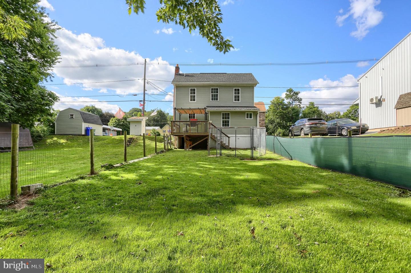 602 N Market St Property Photo 24