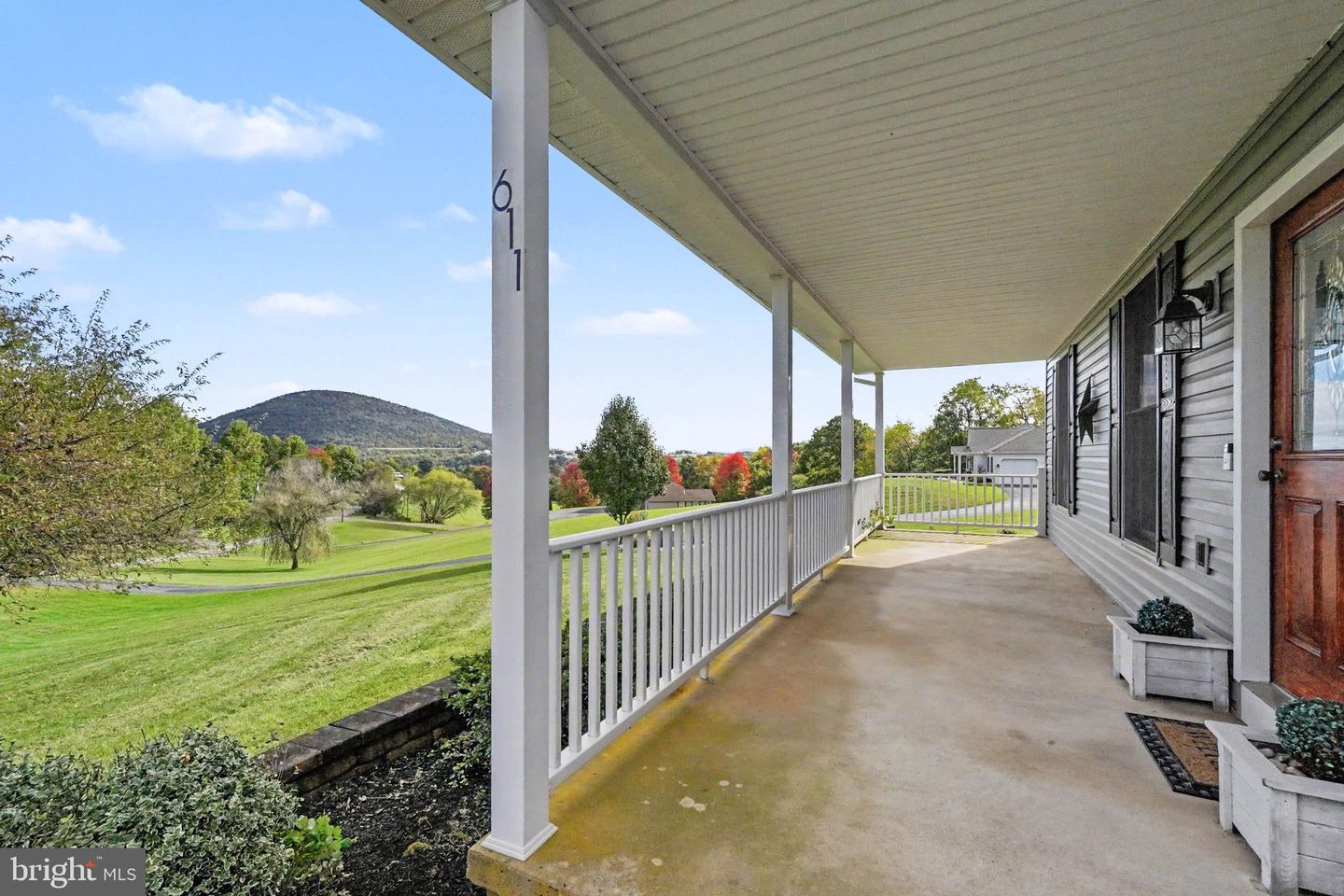 611 Fairground Rd Property Photo 4