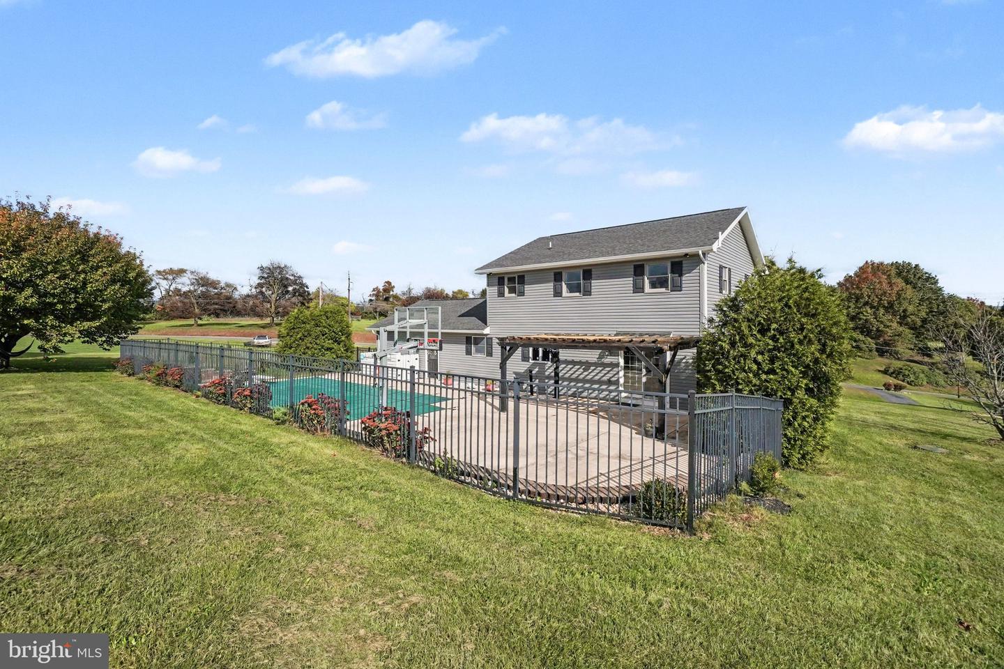 611 Fairground Rd Property Photo 32