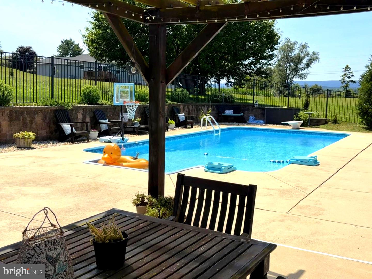 611 Fairground Rd Property Photo 38