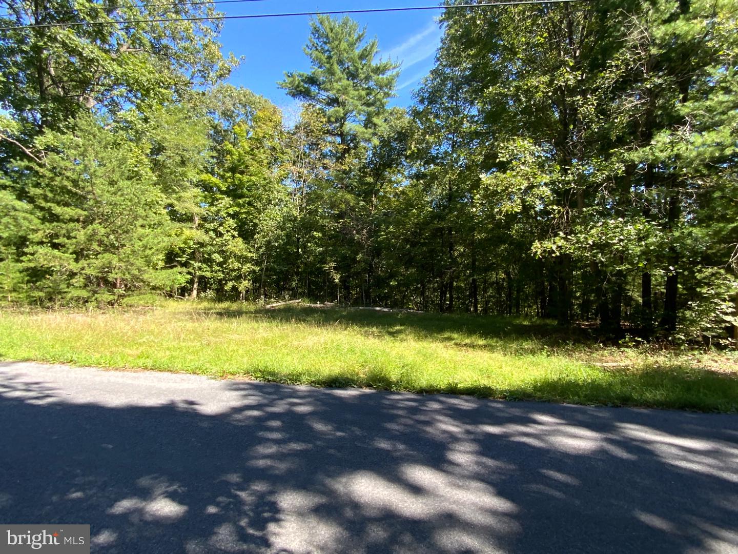 693 Peach Ridge Rd Property Photo 1