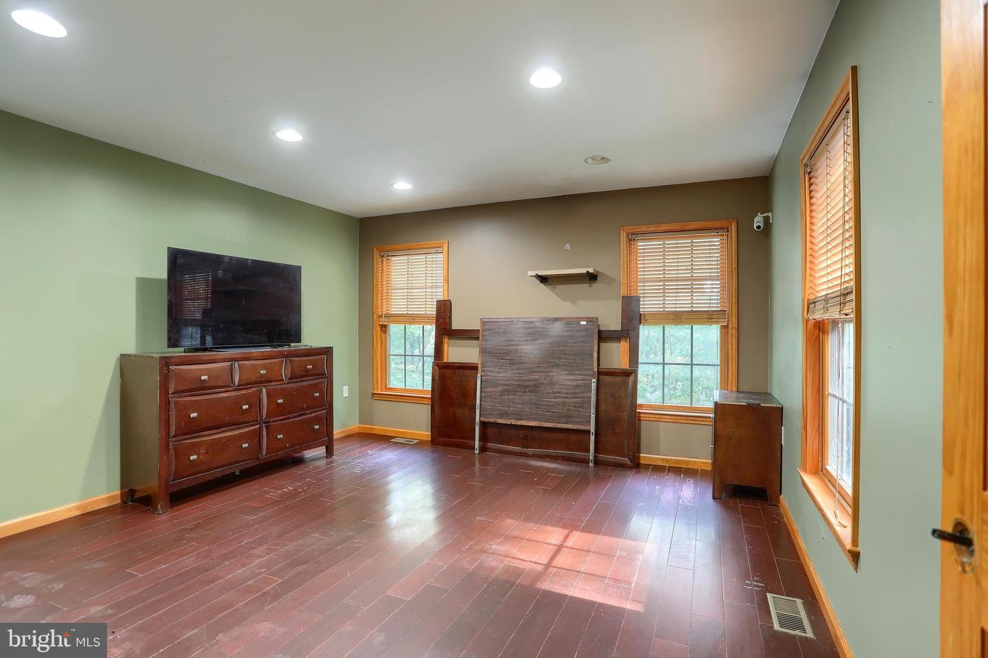 1385 Germantown Rd Property Photo 16