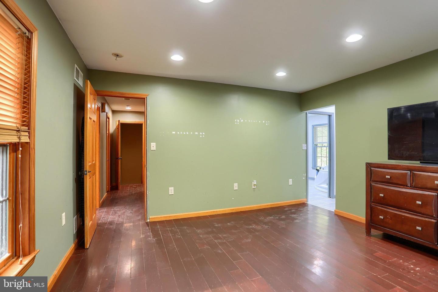 1385 Germantown Rd Property Photo 17
