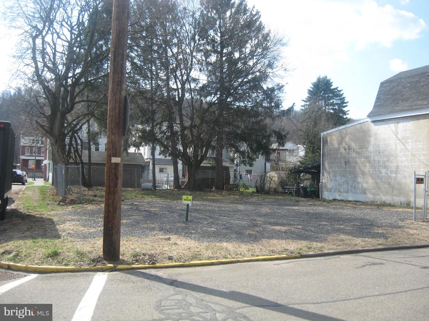 438 S Front St Property Photo