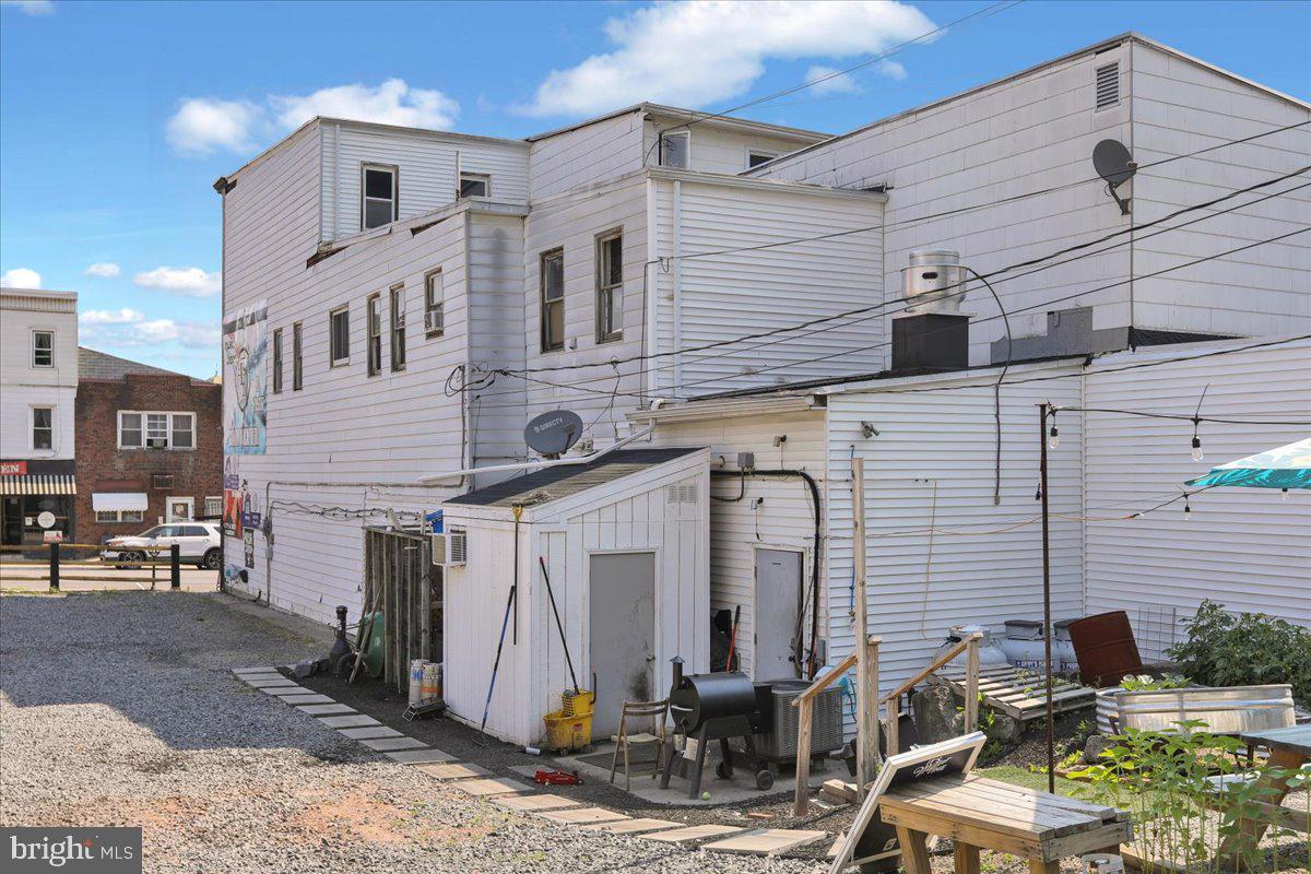 115 Sunbury St Property Photo 30