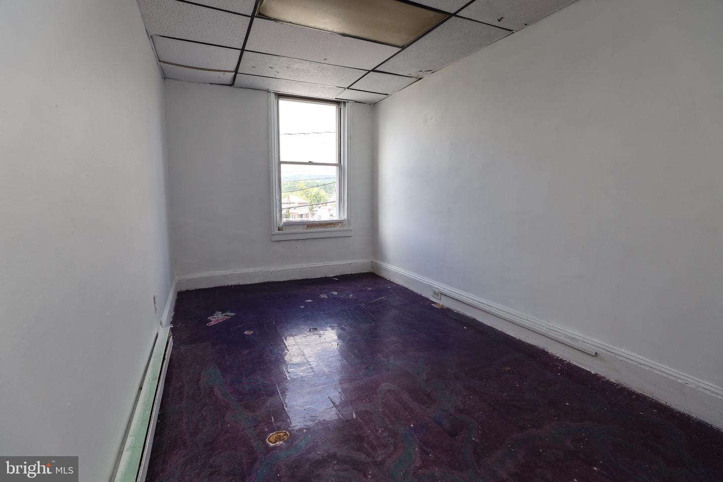 200 E Main St Property Photo 25
