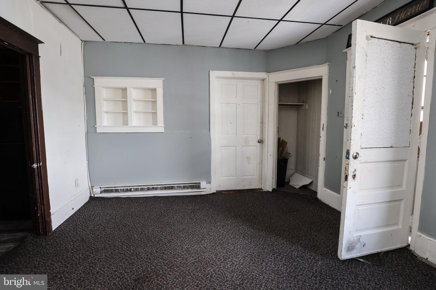 200 E Main St Property Photo 48