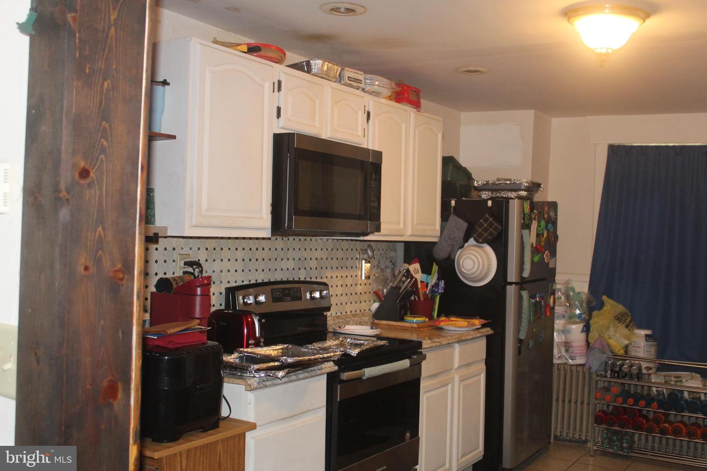621 W Norwegian St Property Photo 4