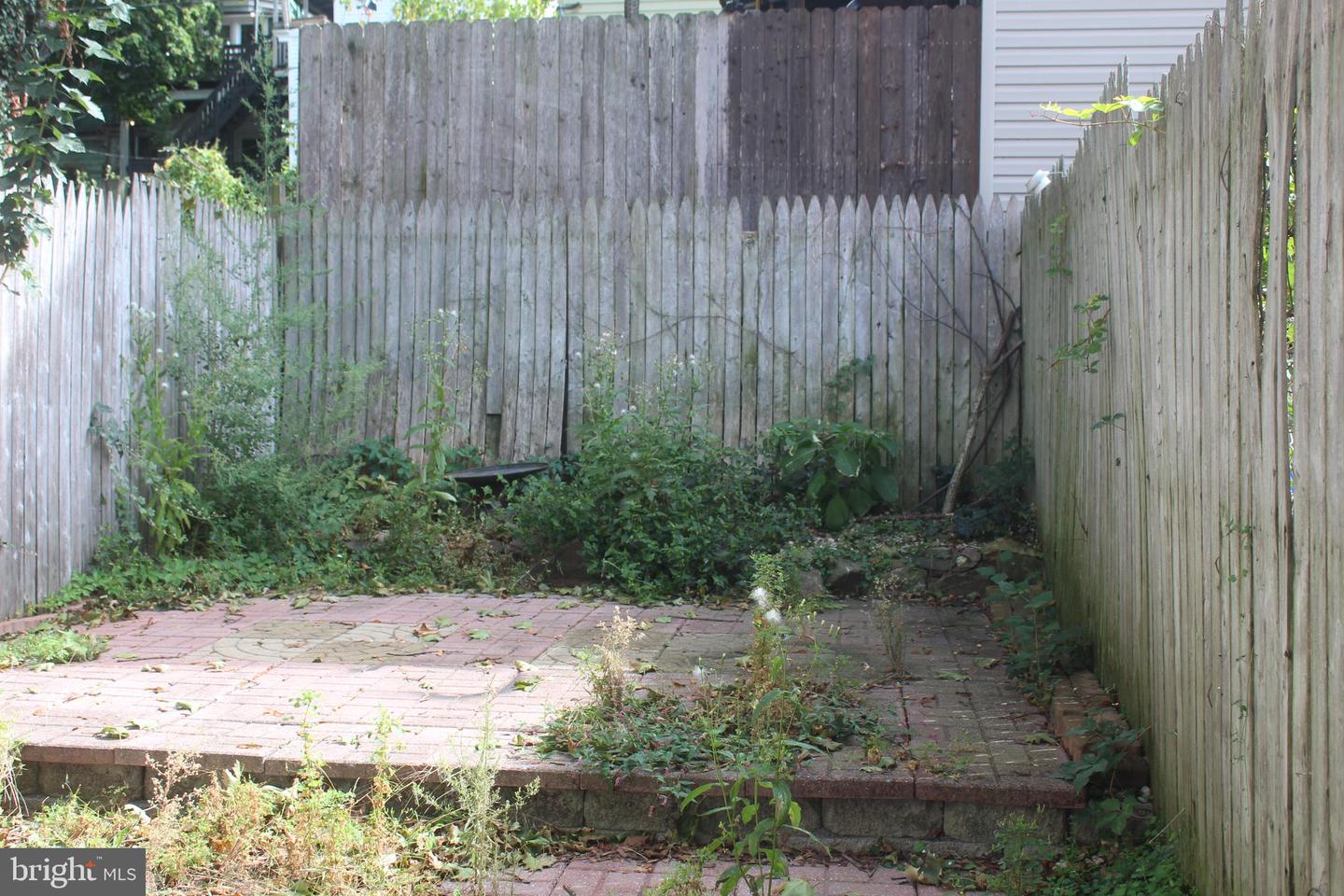 621 W Norwegian St Property Photo 11