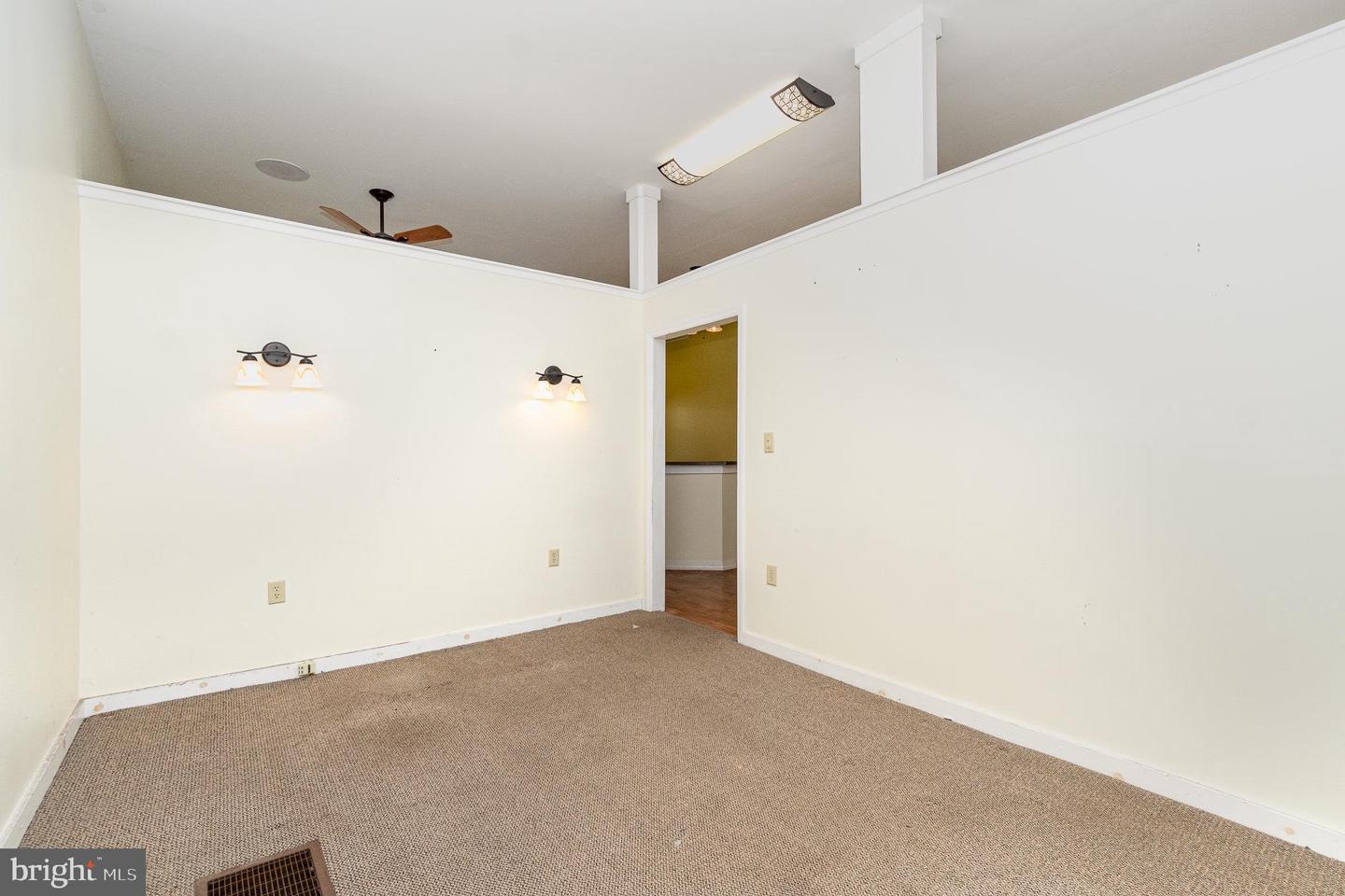 925 W Main St Property Photo 12