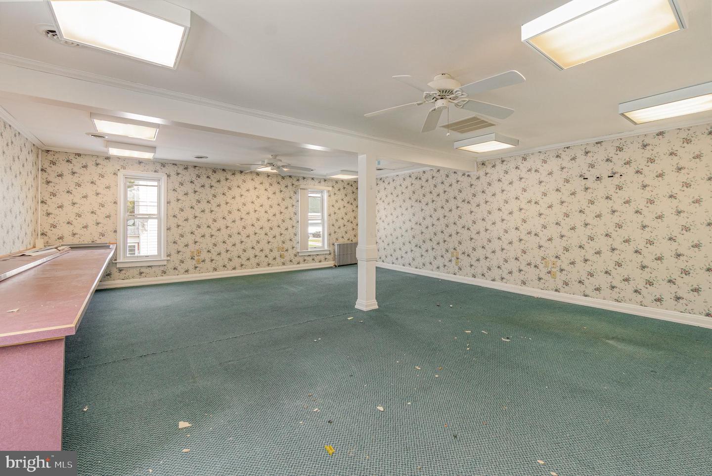 927 W Main St Property Photo 18