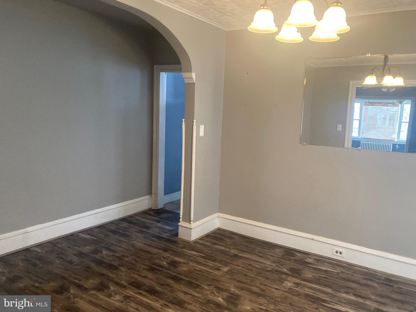 2054 W Market St Property Photo 10
