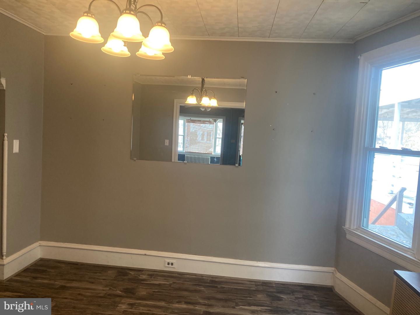 2054 W Market St Property Photo 11