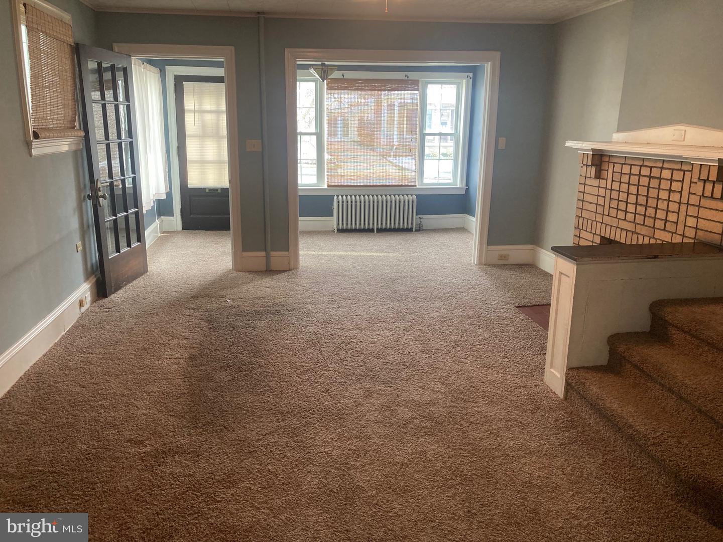 2054 W Market St Property Photo 12