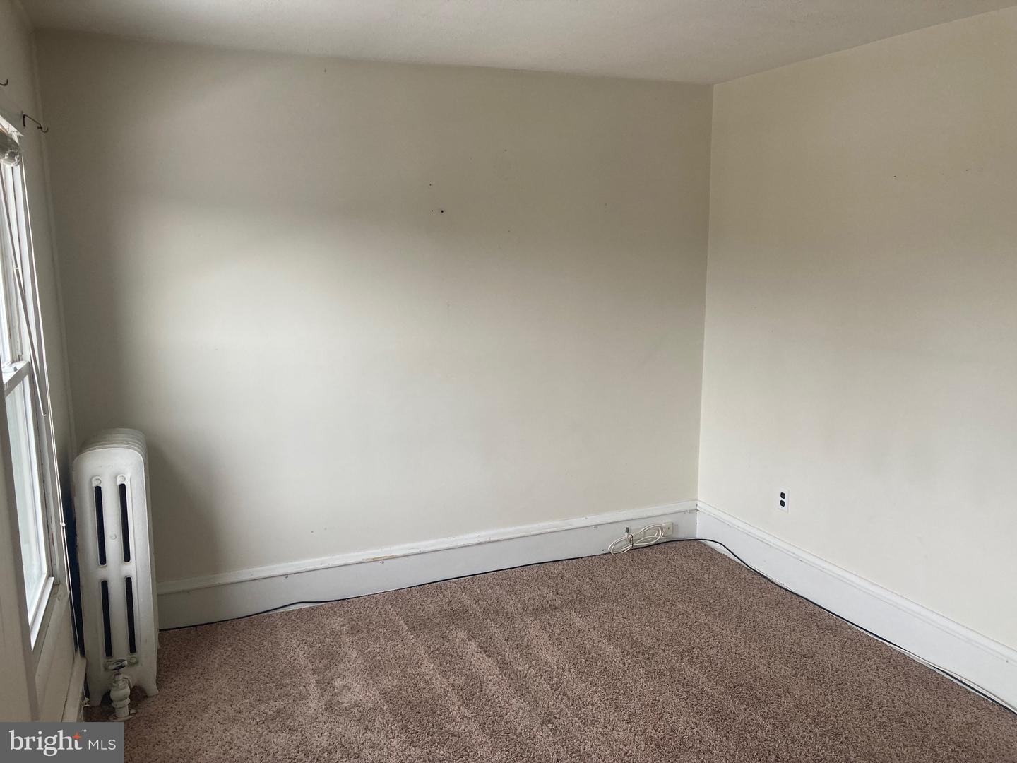 2054 W Market St Property Photo 15