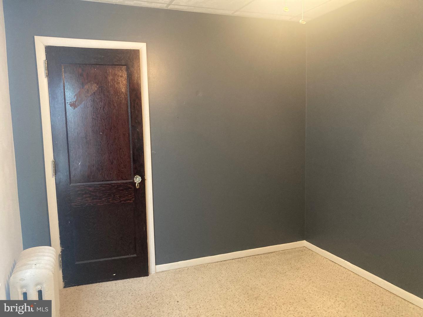 2054 W Market St Property Photo 17