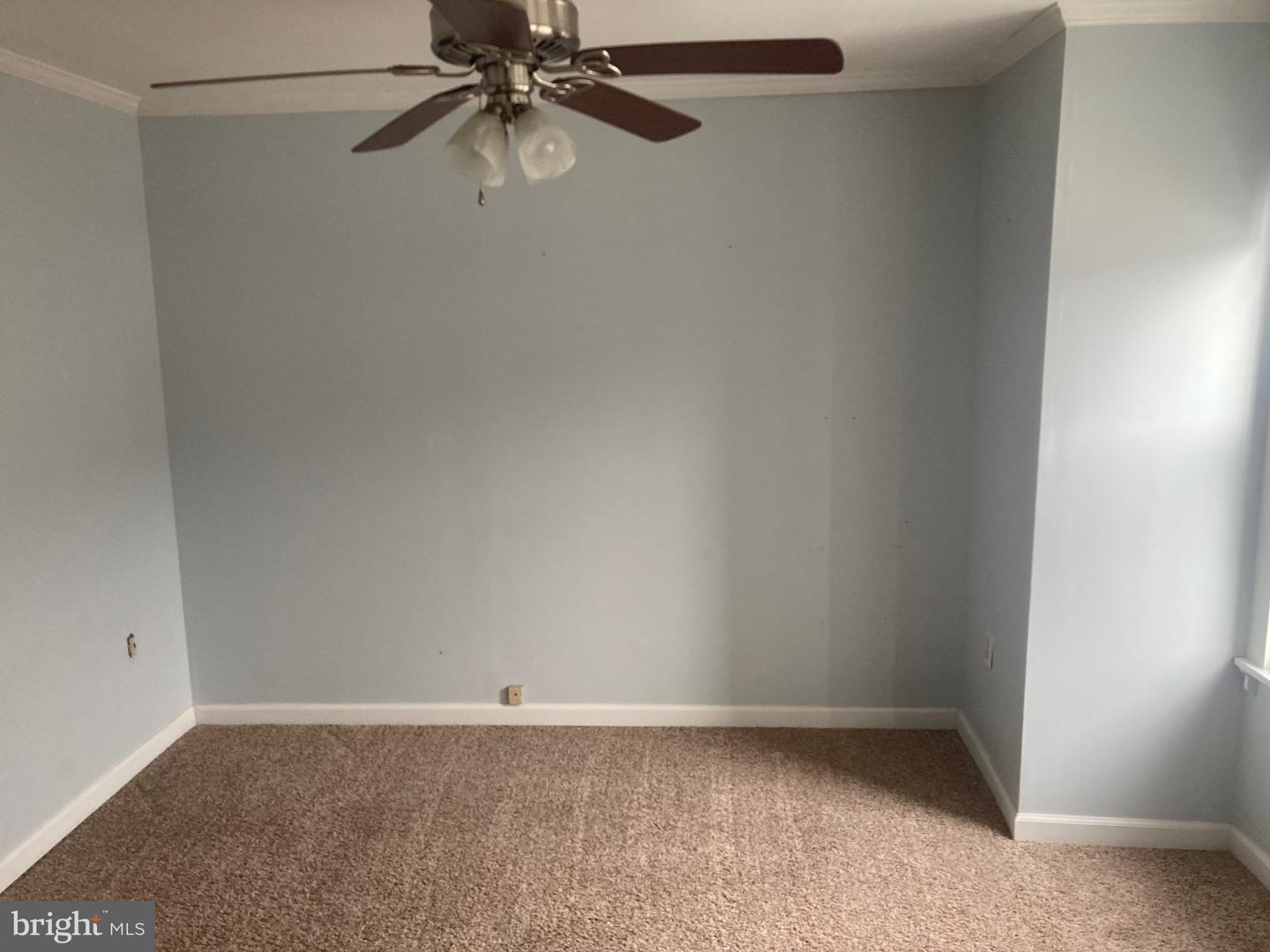 2054 W Market St Property Photo 19