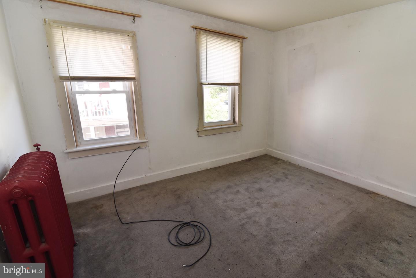701 W Market St Property Photo 4