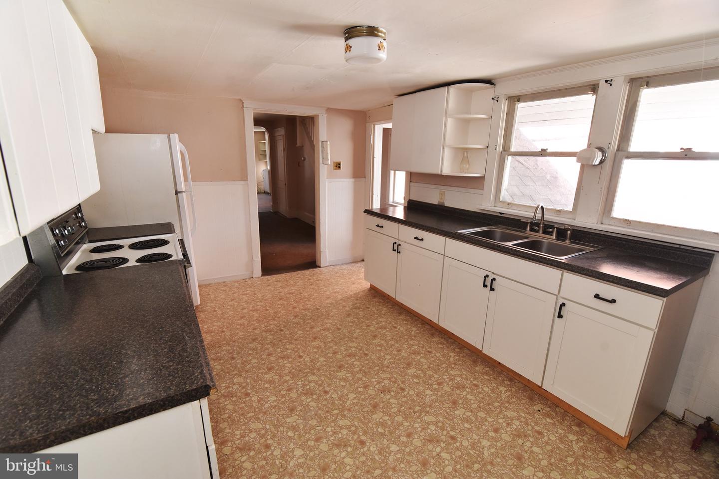 701 W Market St Property Photo 5