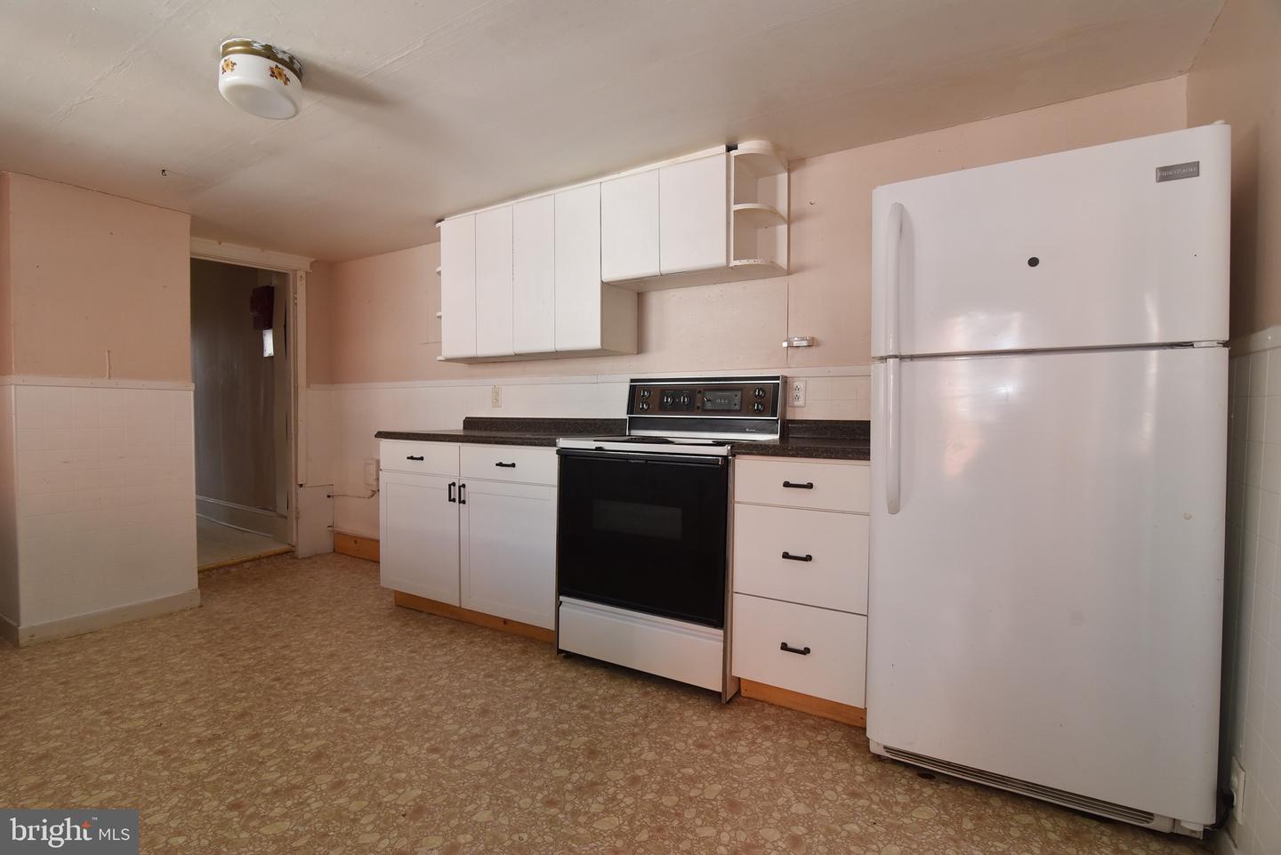 701 W Market St Property Photo 6