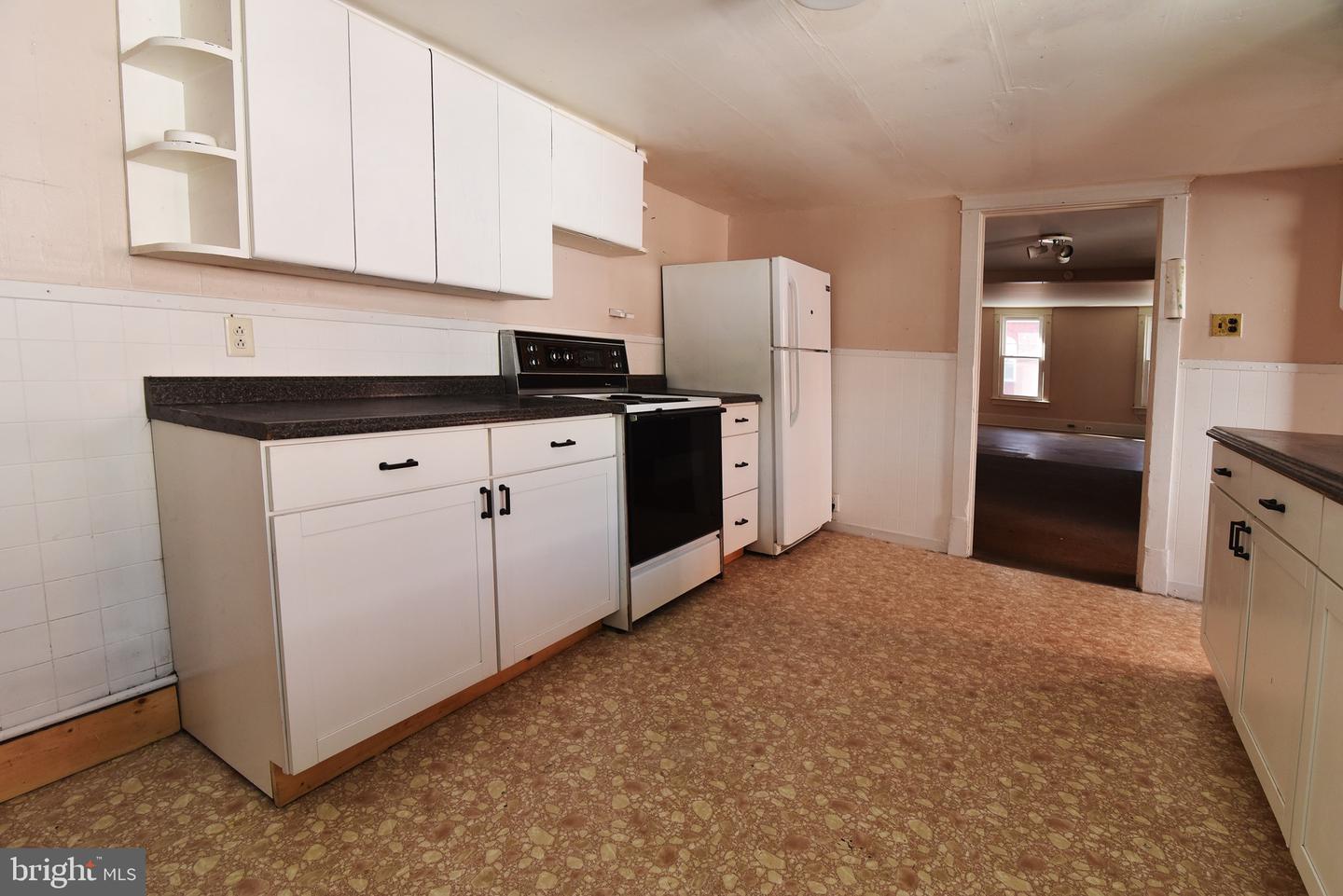 701 W Market St Property Photo 10