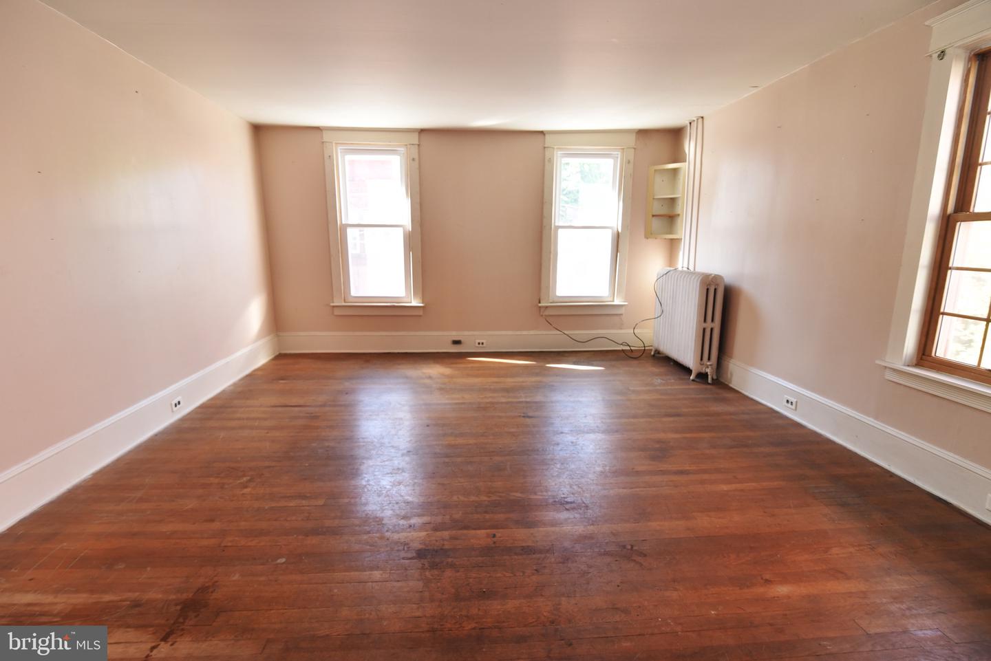 701 W Market St Property Photo 12