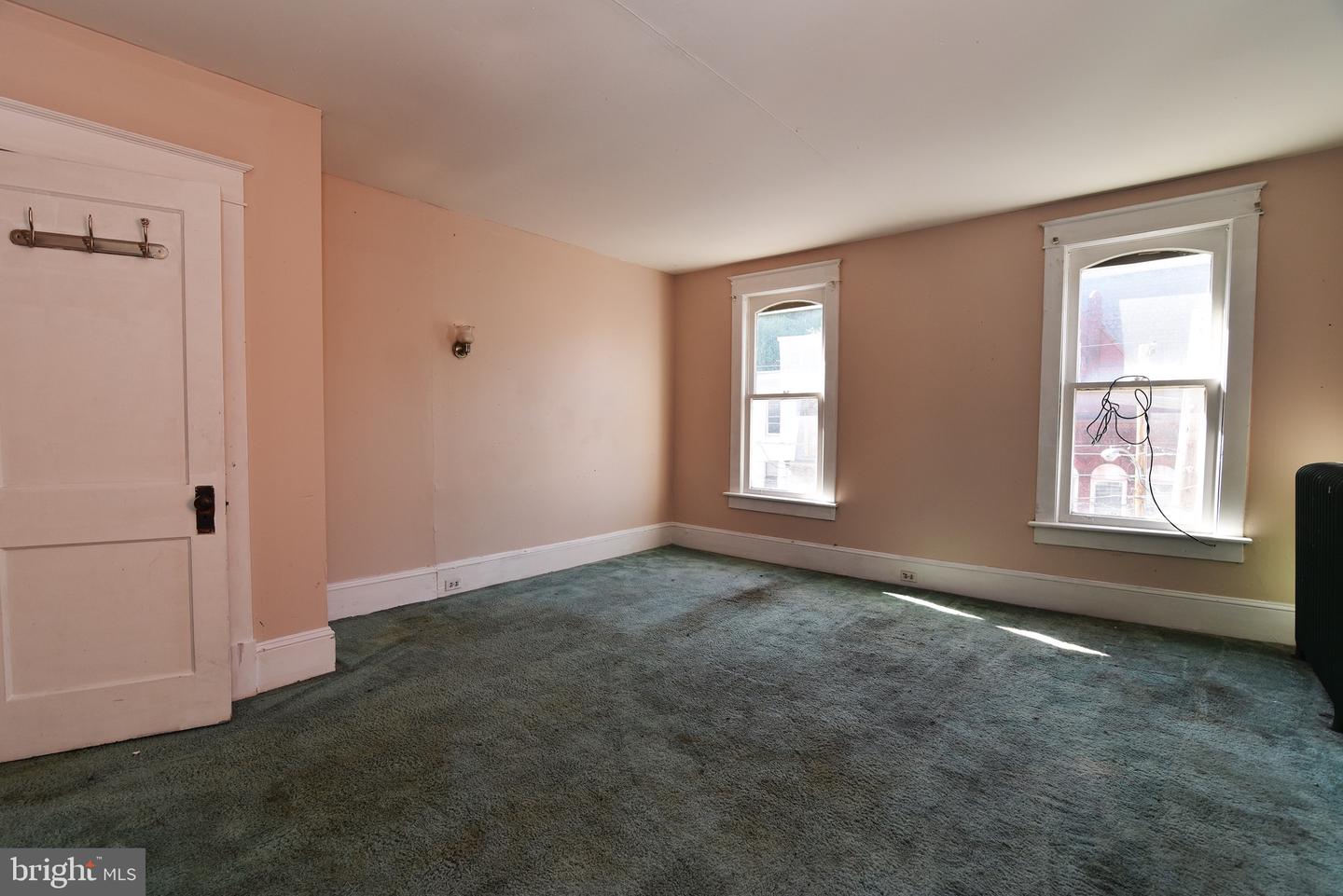 701 W Market St Property Photo 15
