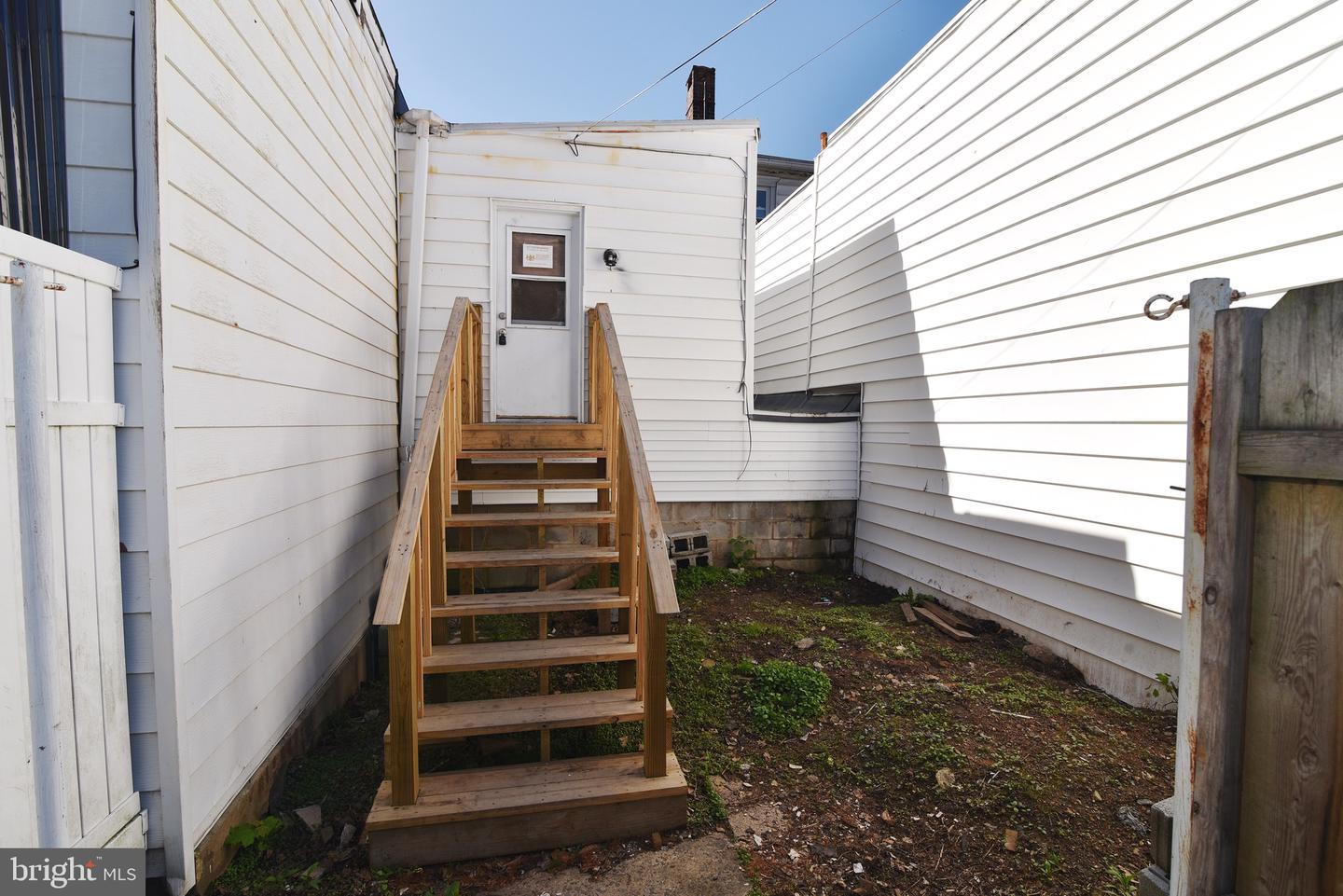 701 W Market St Property Photo 19