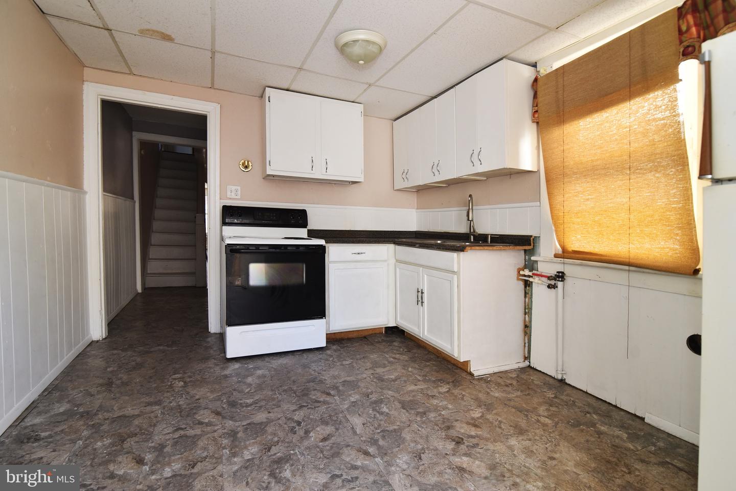 701 W Market St Property Photo 20