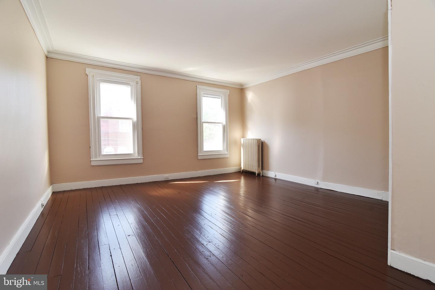 701 W Market St Property Photo 28