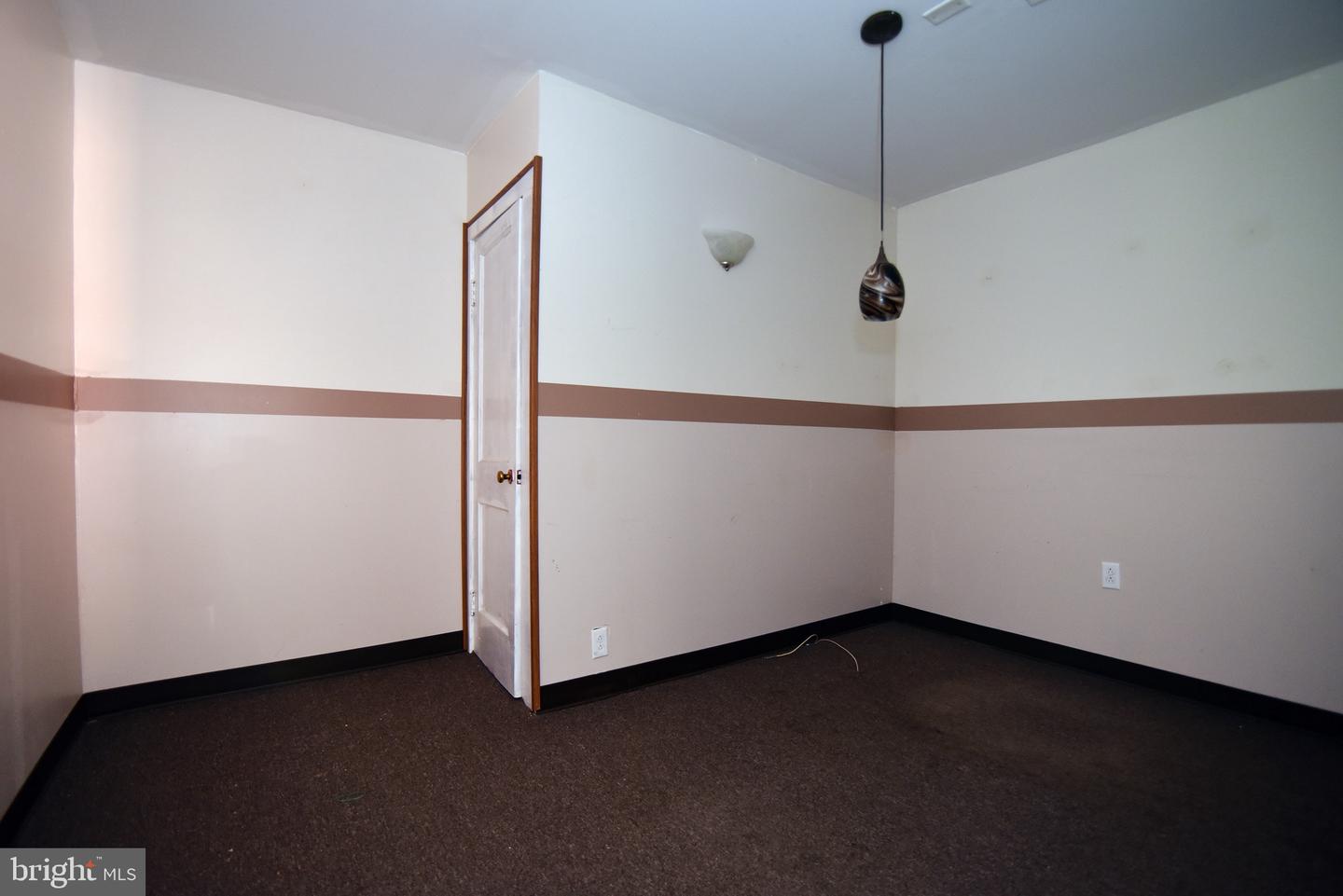 701 W Market St Property Photo 43