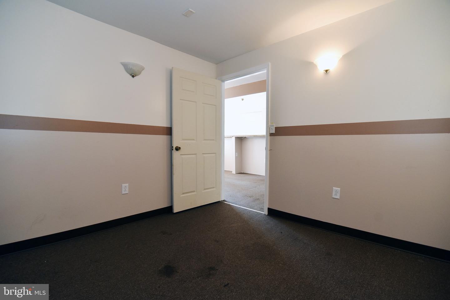 701 W Market St Property Photo 45