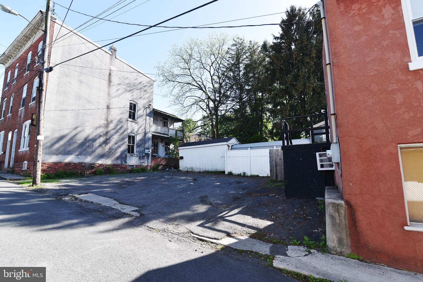701 W Market St Property Photo 49