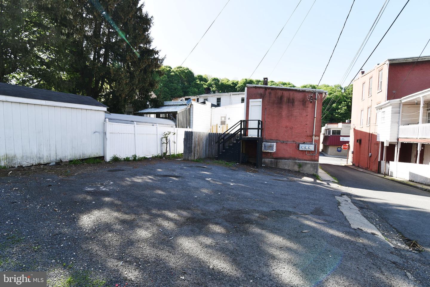 701 W Market St Property Photo 51