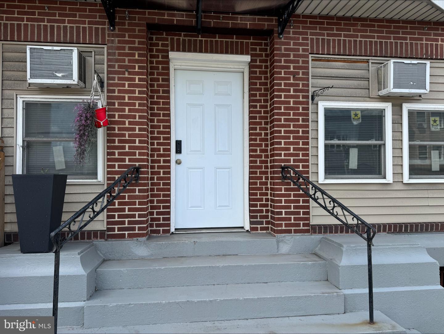 32 N Lehigh Ave Property Photo
